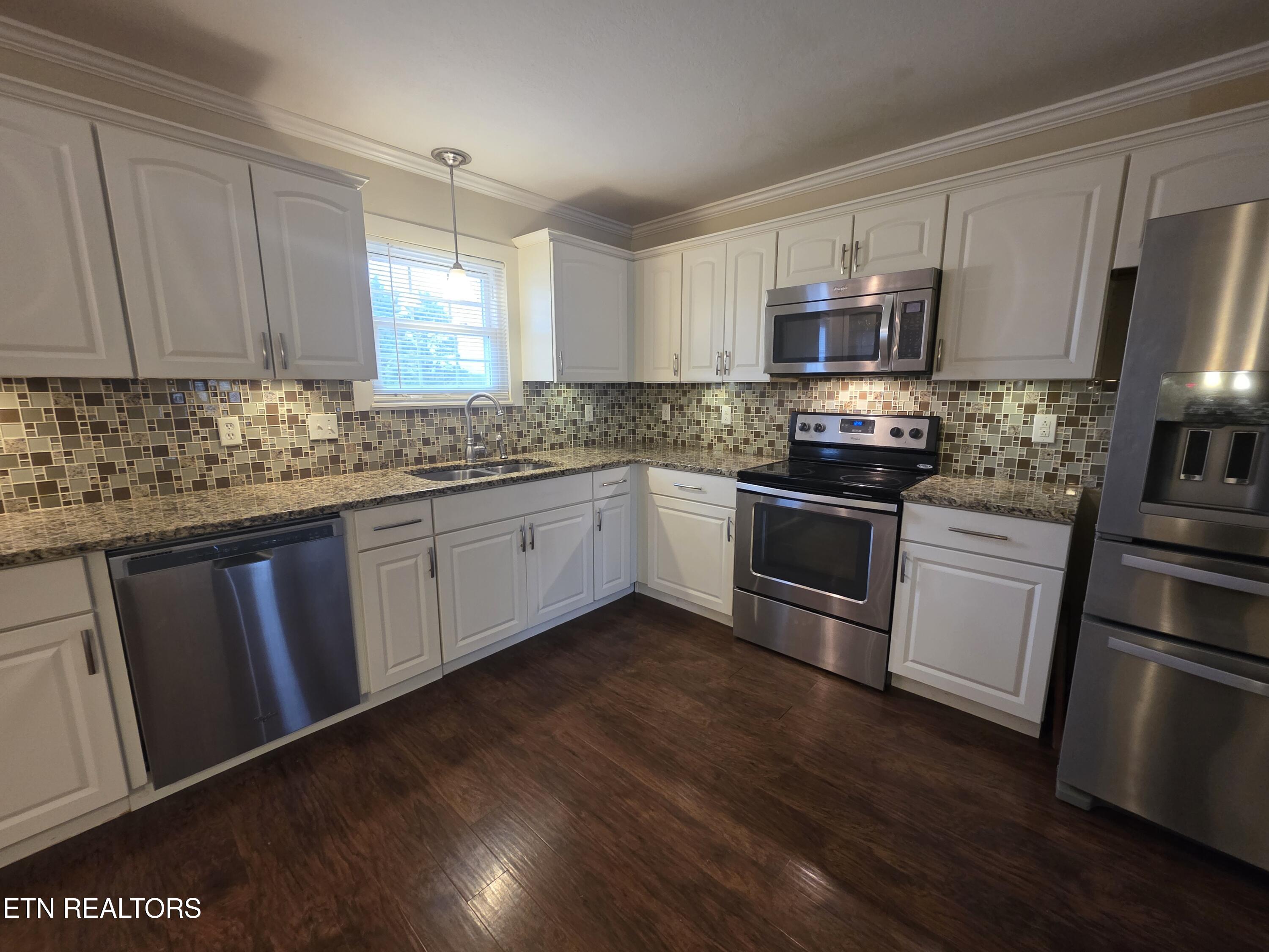 1750 Meadow Ridge Circle
