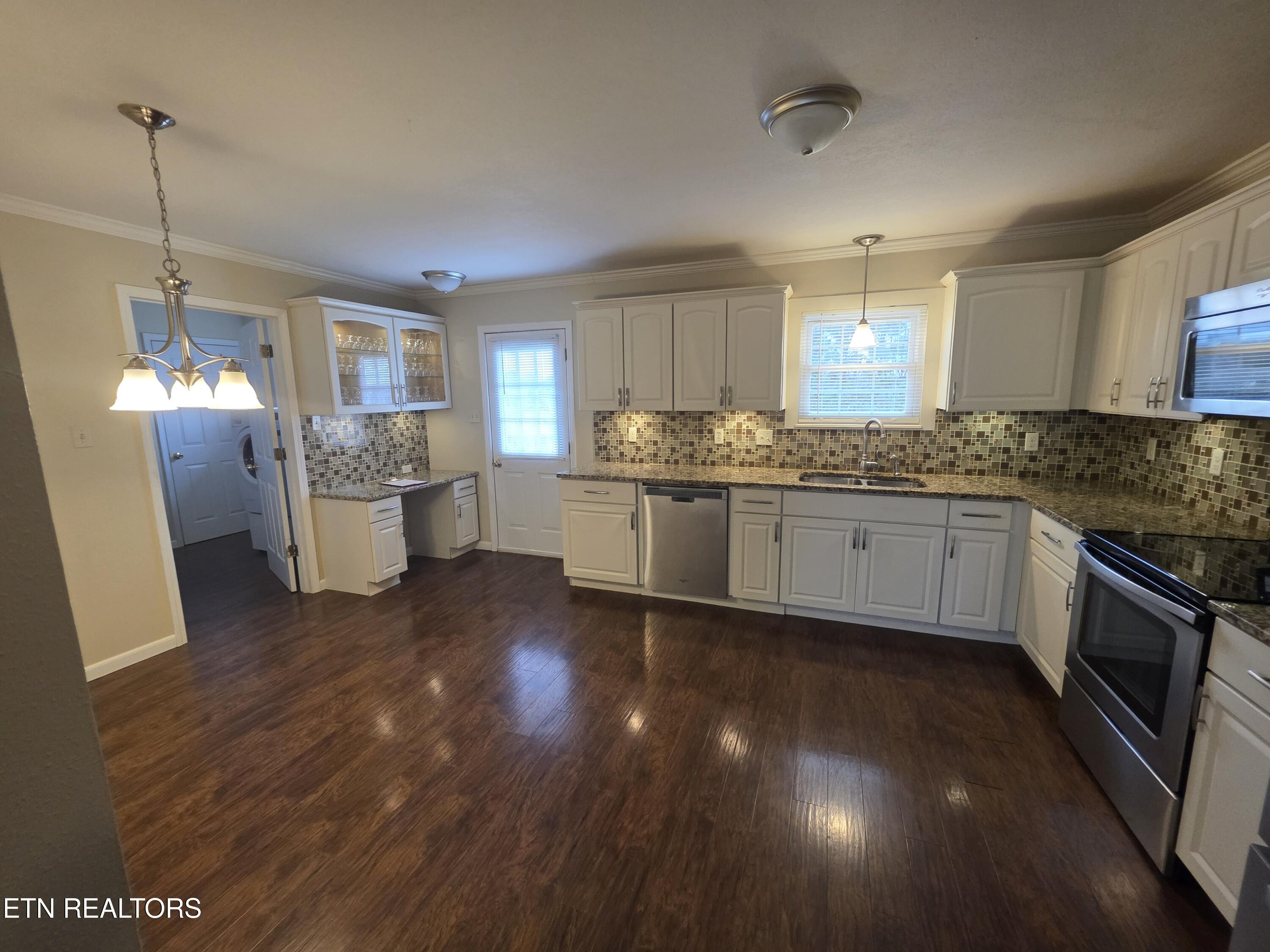 1750 Meadow Ridge Circle