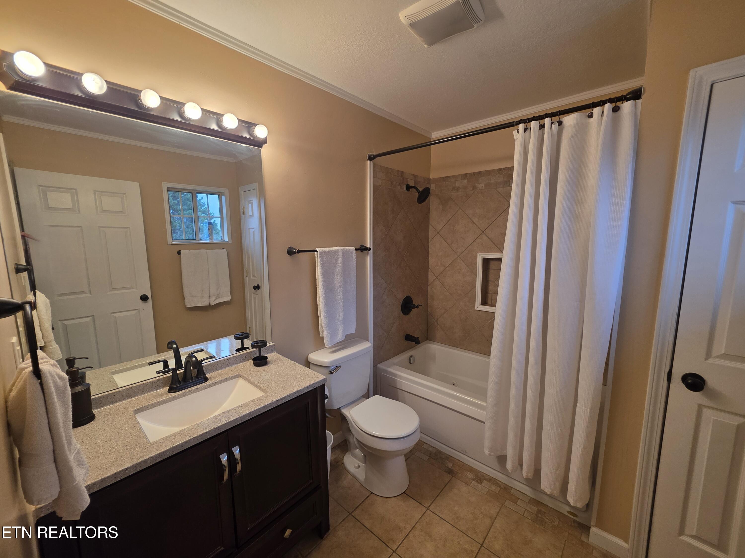 1750 Meadow Ridge Circle
