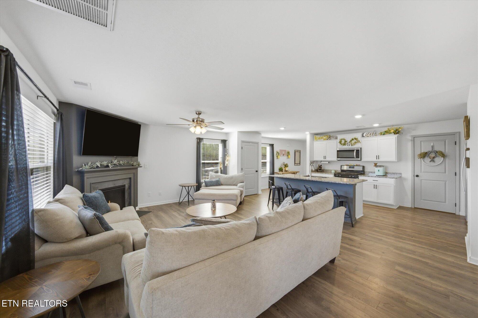 889 Old Towne Loop Drive