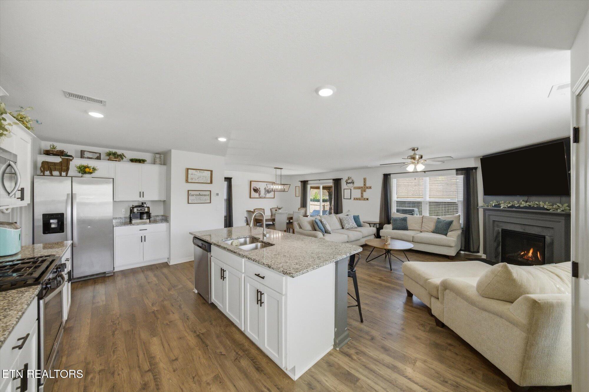 889 Old Towne Loop Drive