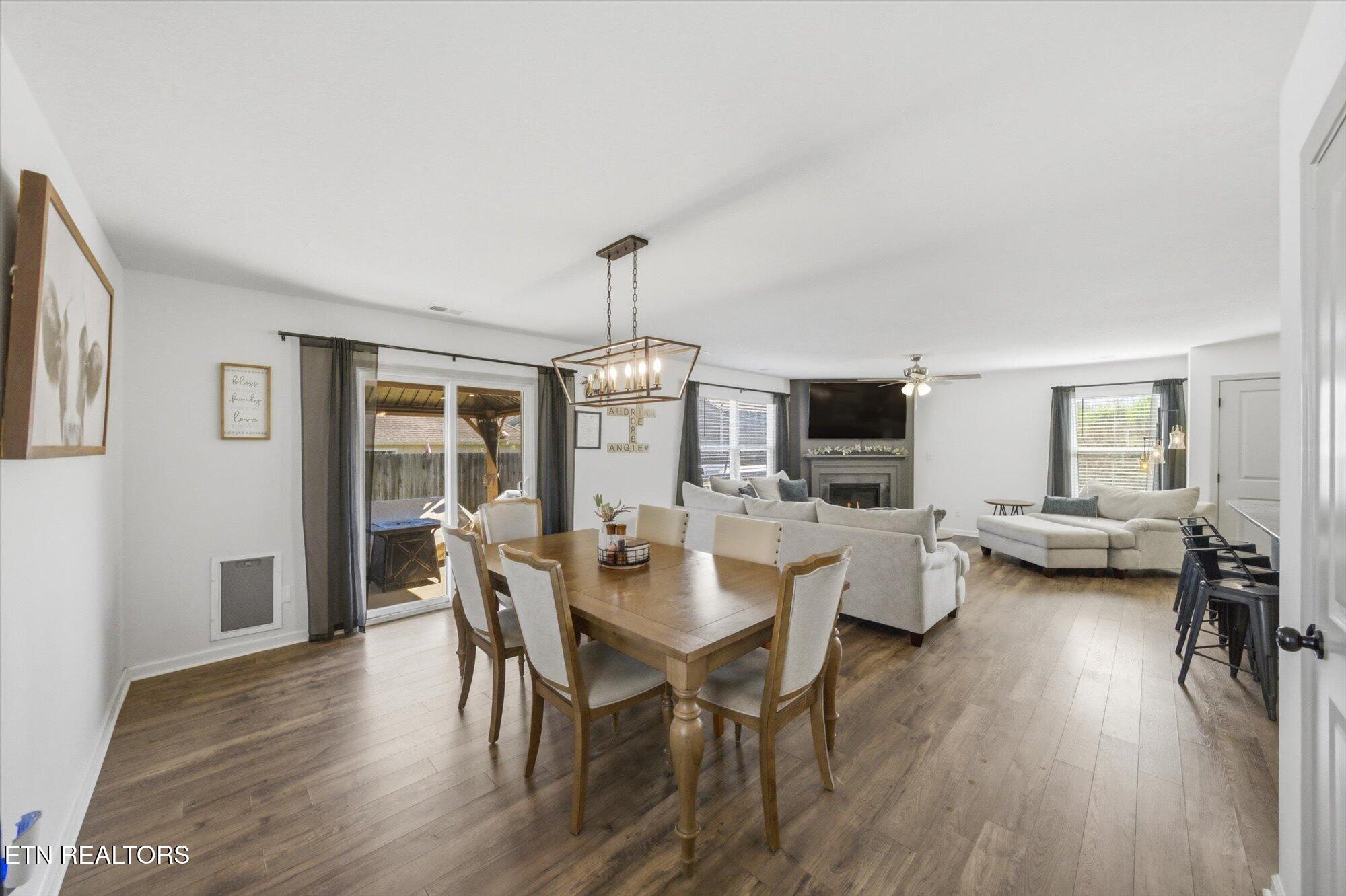 889 Old Towne Loop Drive