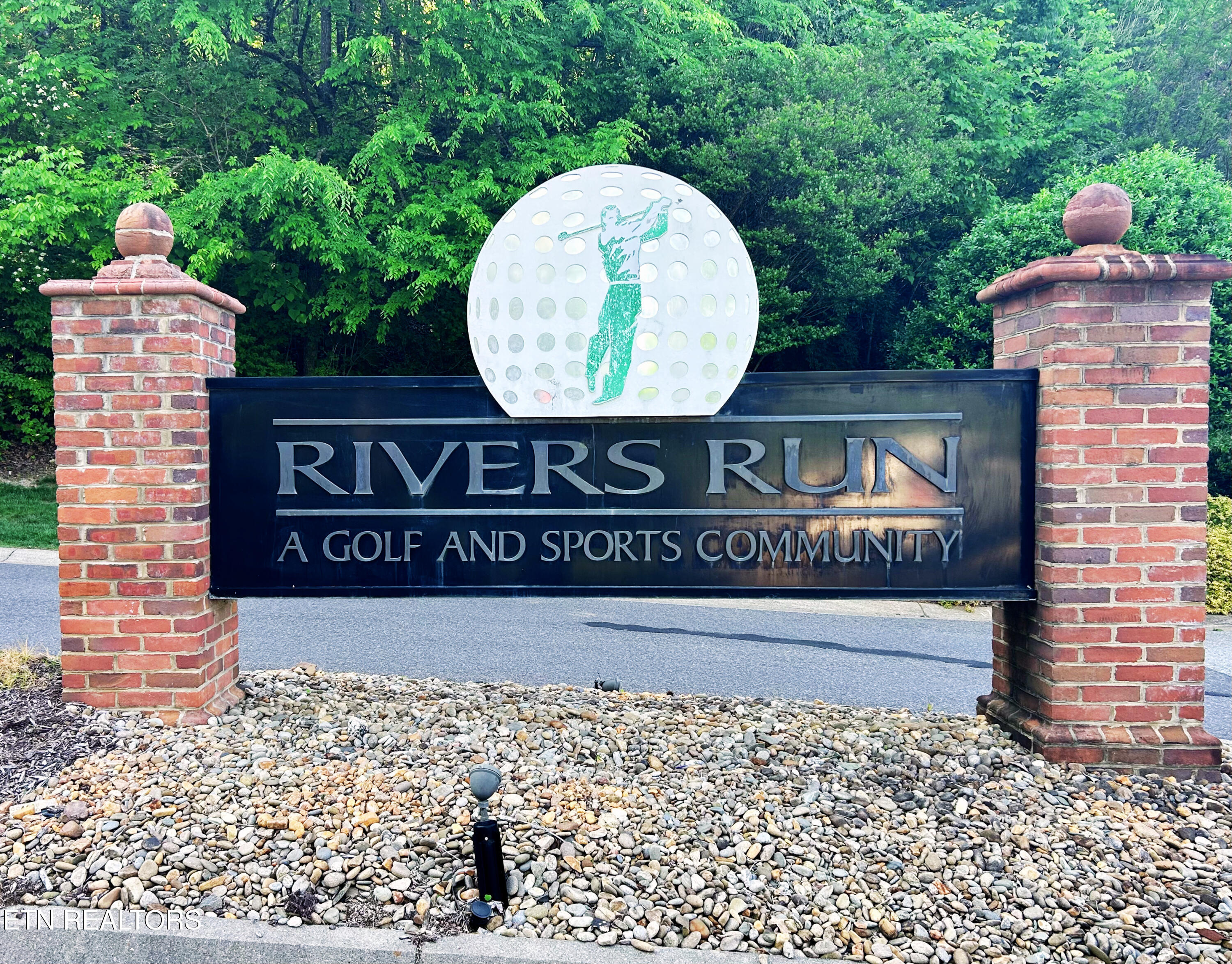 42 Riverside Drive
