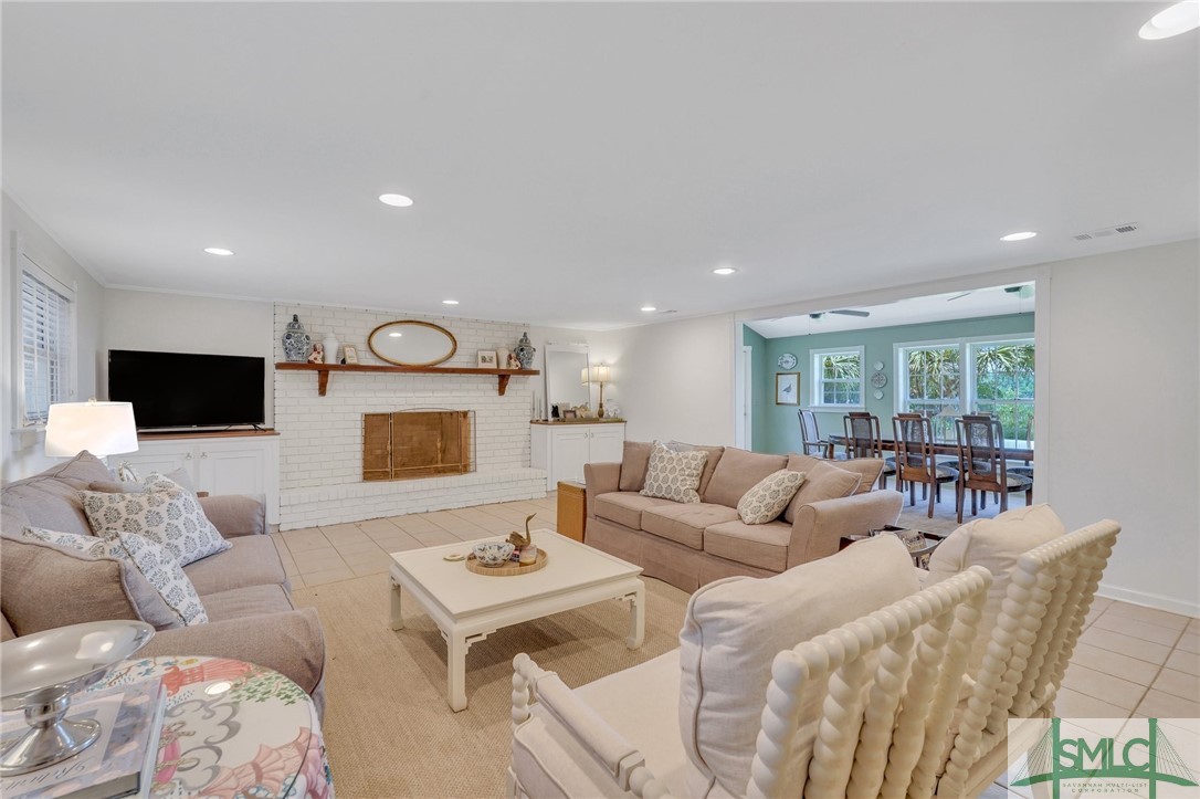 601 Suncrest Boulevard