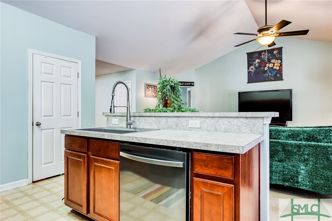 8 Stillwater Court