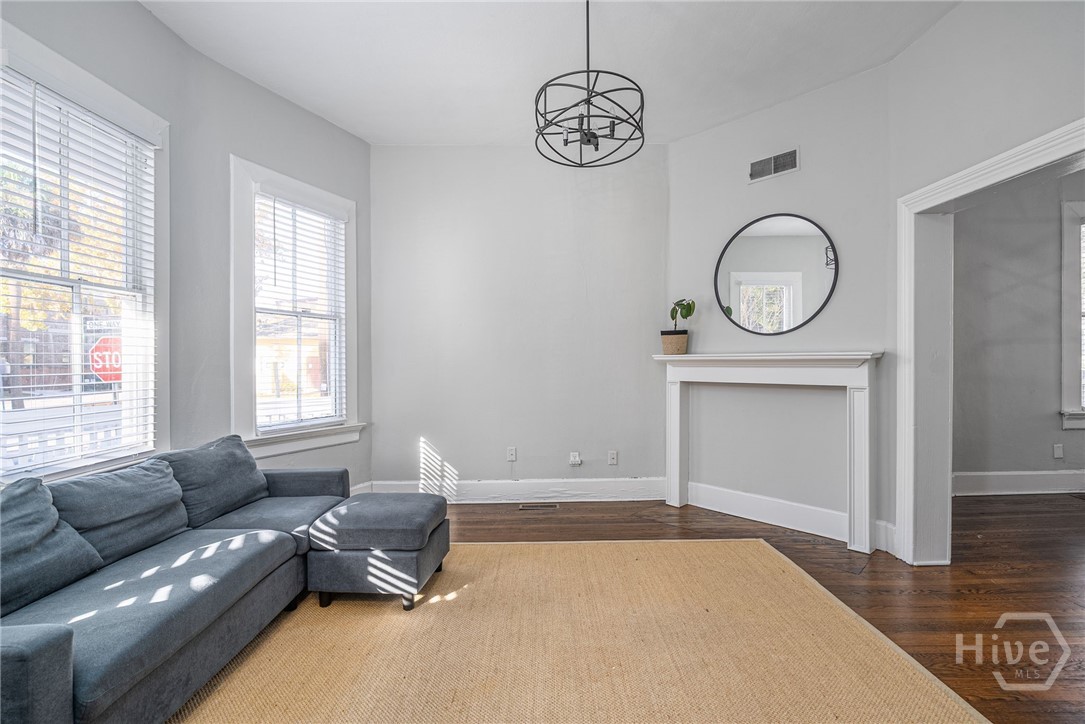 302 E 35th Street