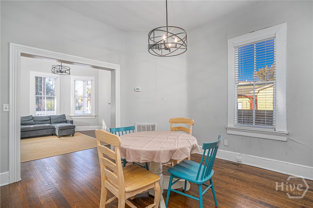 302 E 35th Street