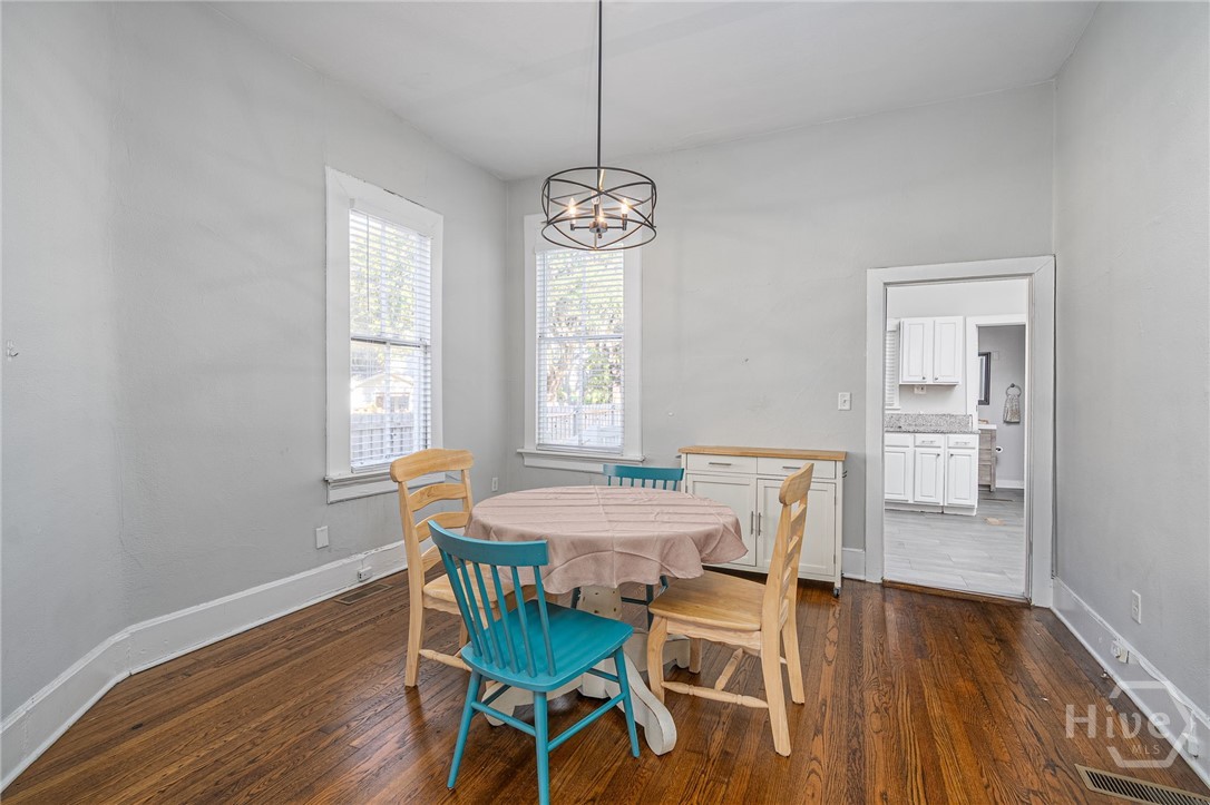 302 E 35th Street