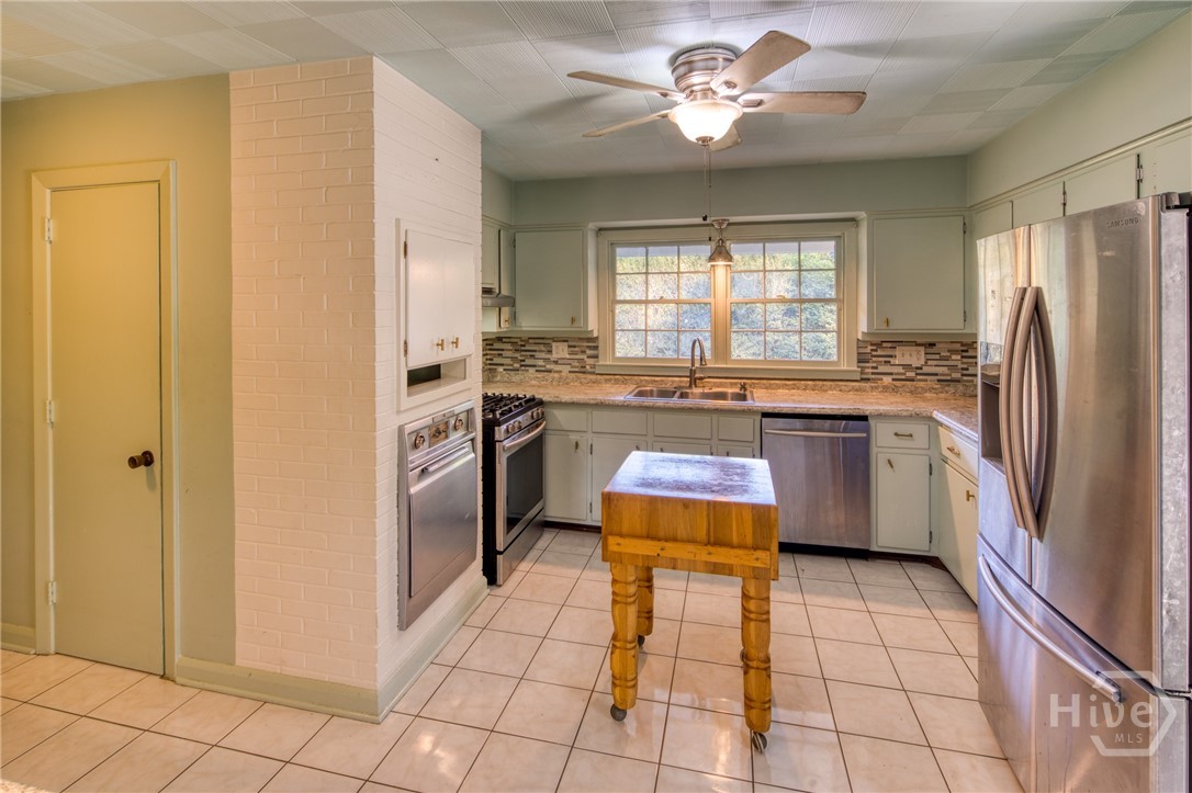 4729 Oakview Drive