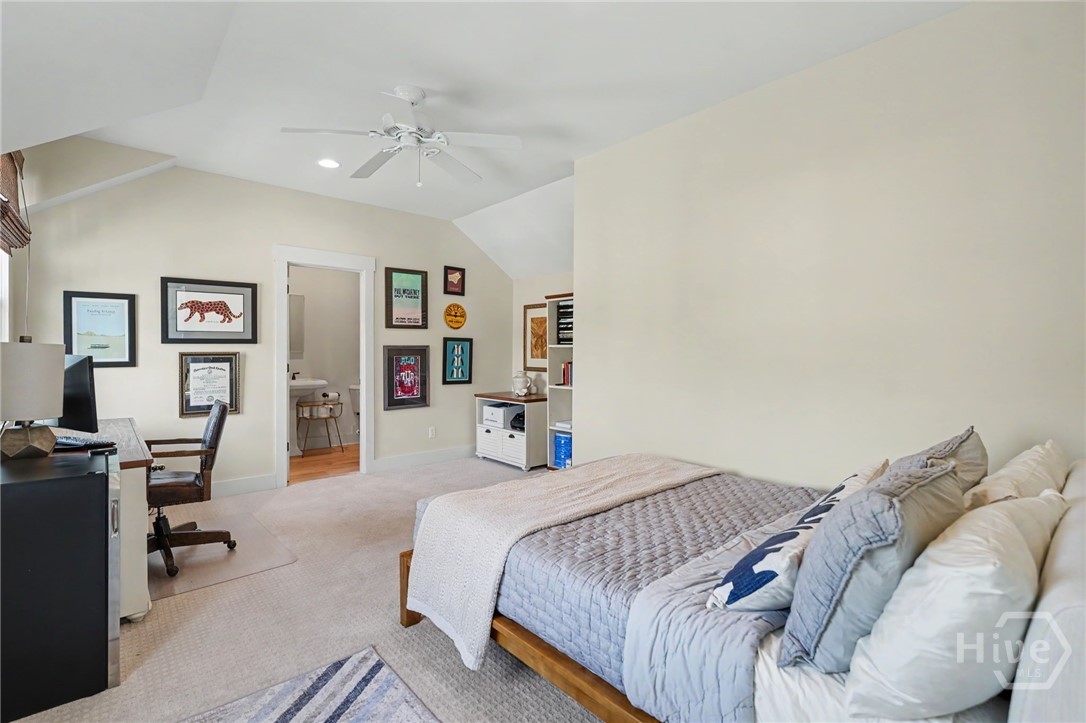 8 Caretakers Lane