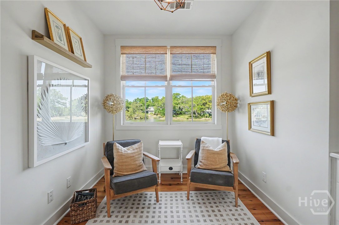 8 Caretakers Lane