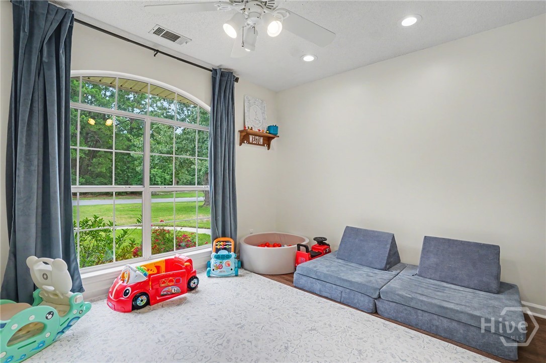 801 Oxford Drive
