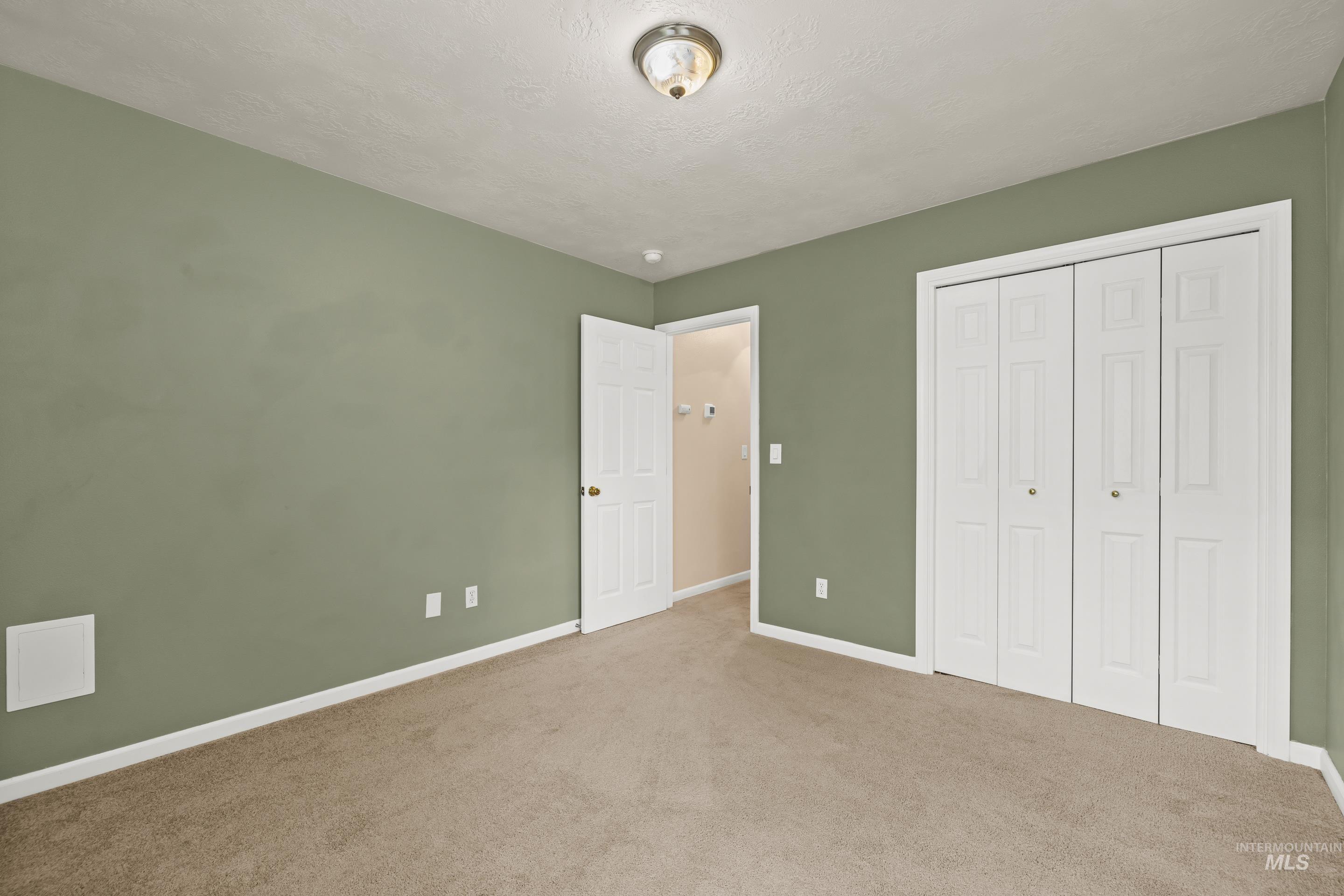 2319 W Tumble Creek Dr.