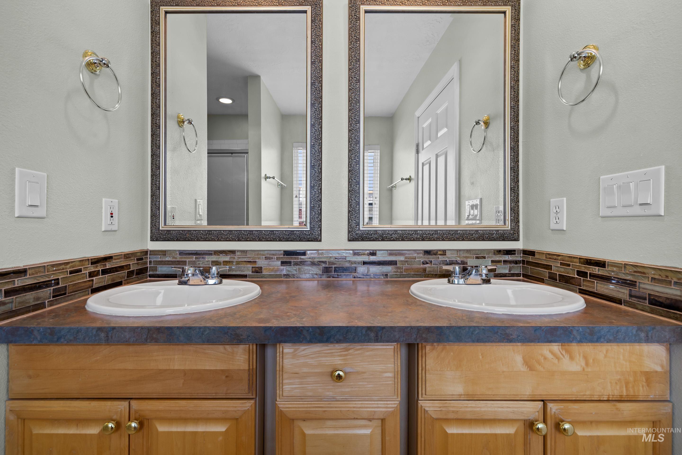 2319 W Tumble Creek Dr.