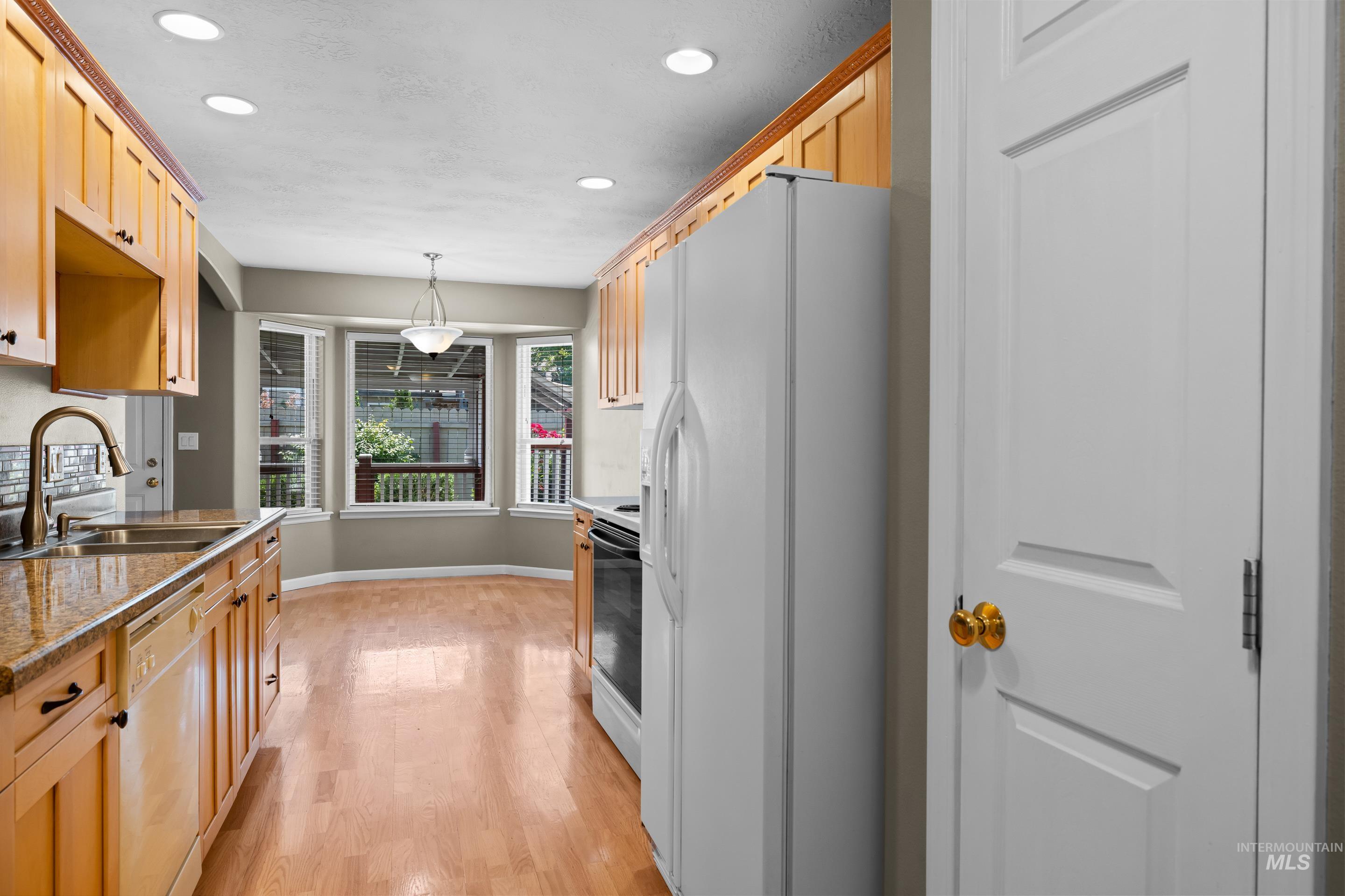 2319 W Tumble Creek Dr.