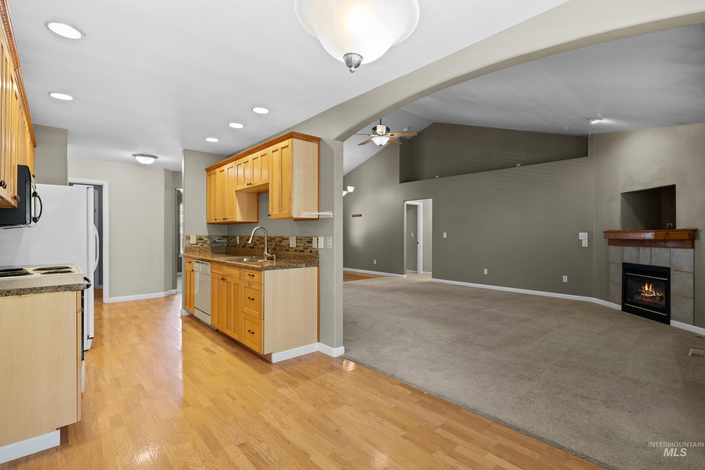 2319 W Tumble Creek Dr.