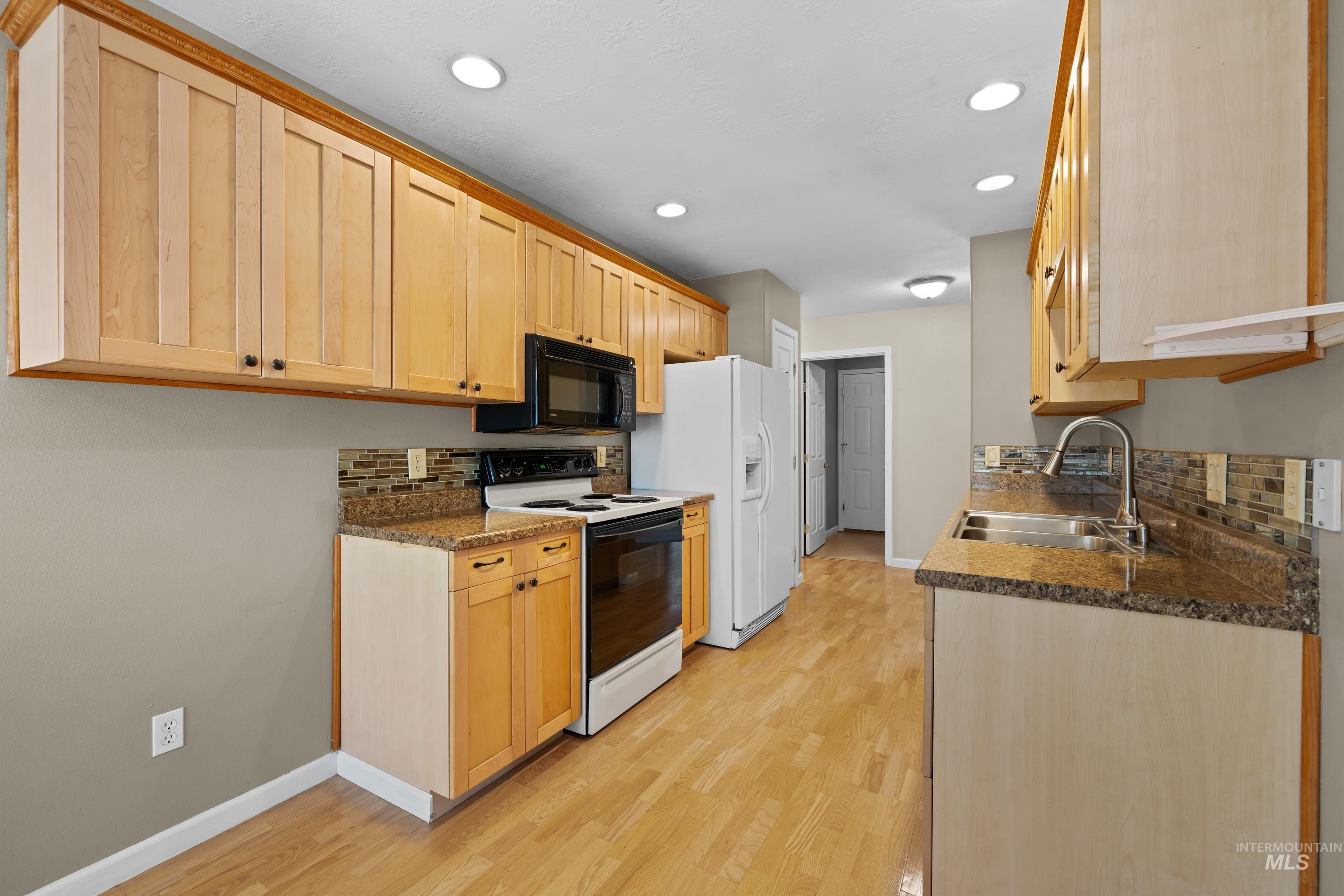 2319 W Tumble Creek Dr.