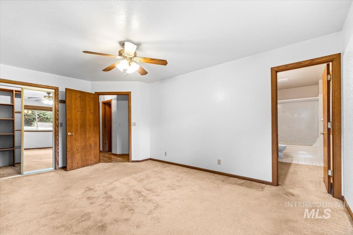 528 W Elwood