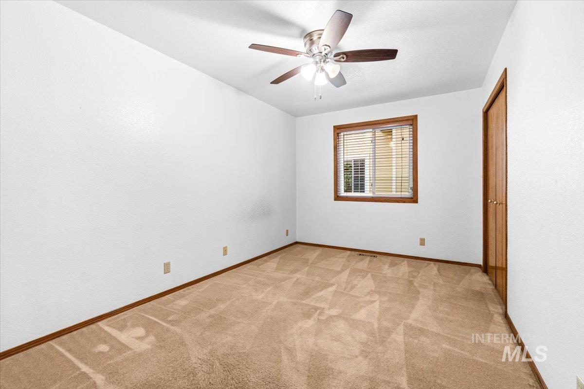 528 W Elwood