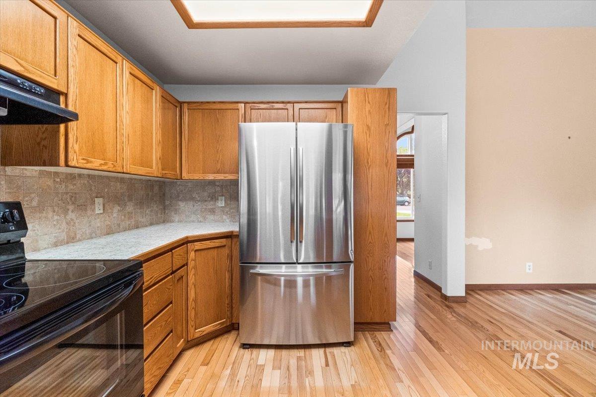528 W Elwood