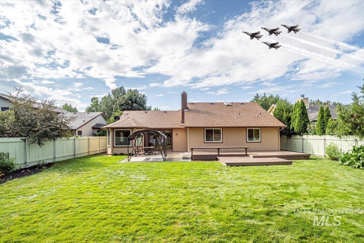 528 W Elwood