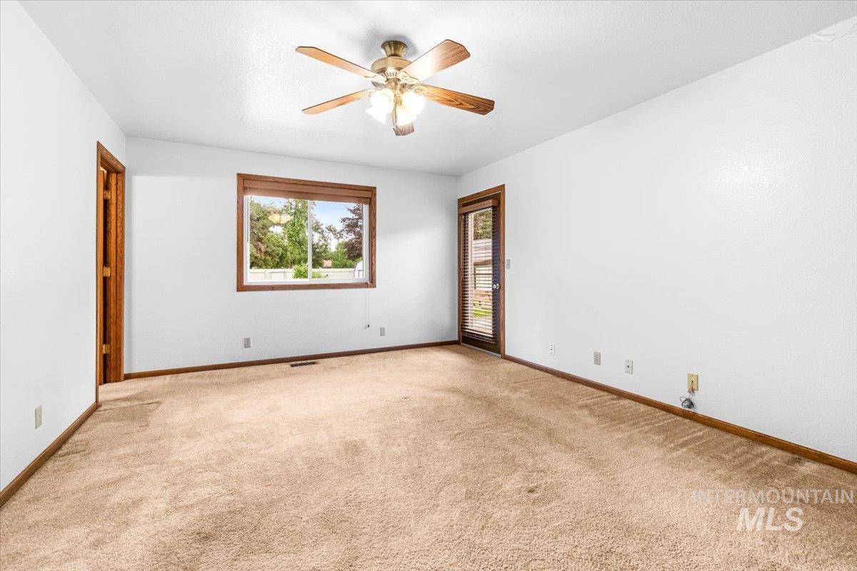528 W Elwood