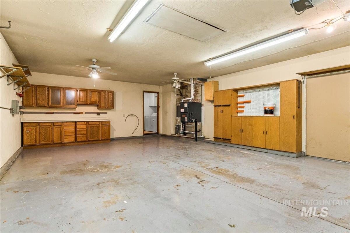 528 W Elwood