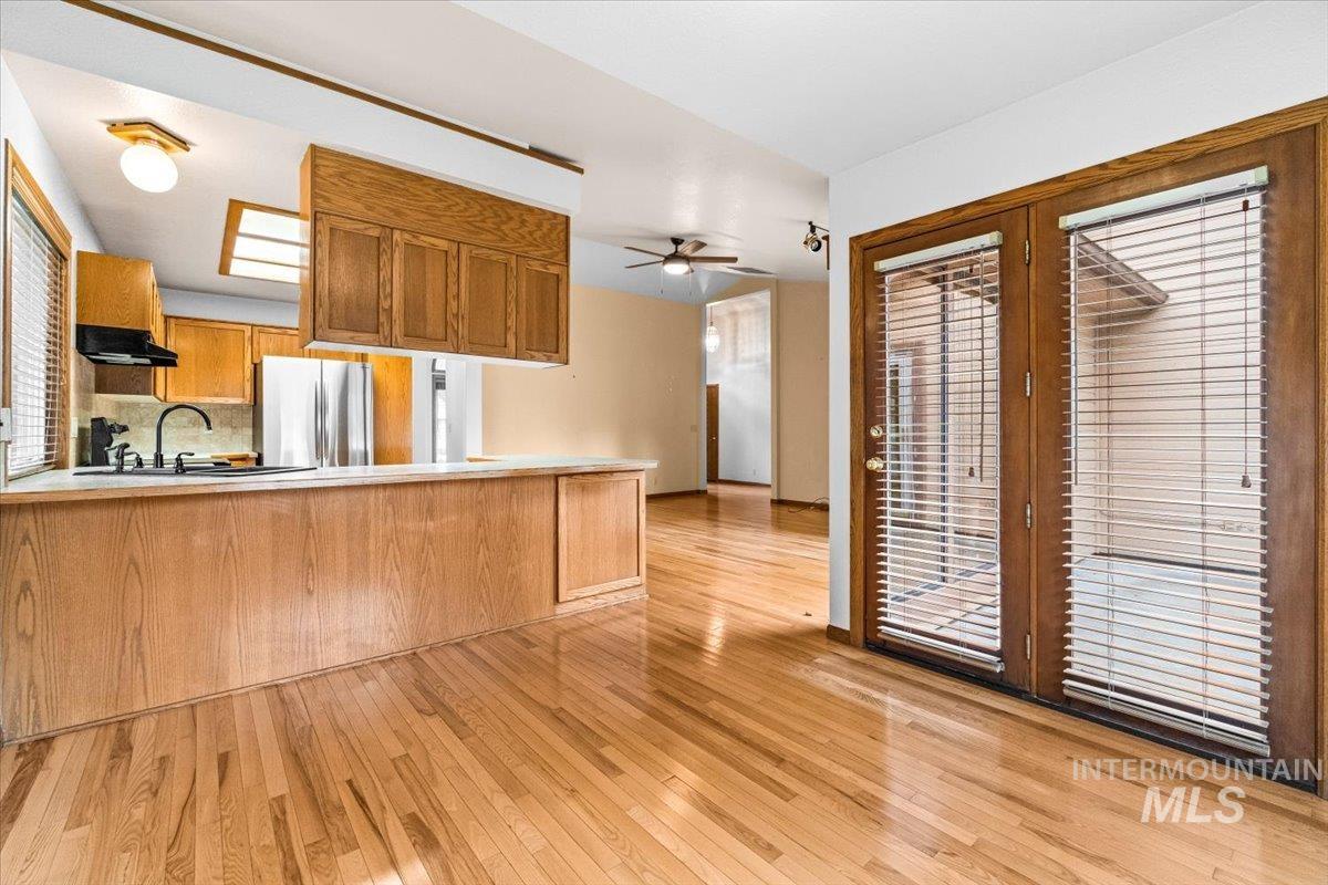 528 W Elwood