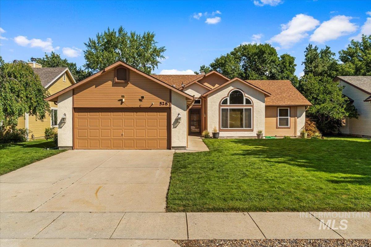 528 W Elwood