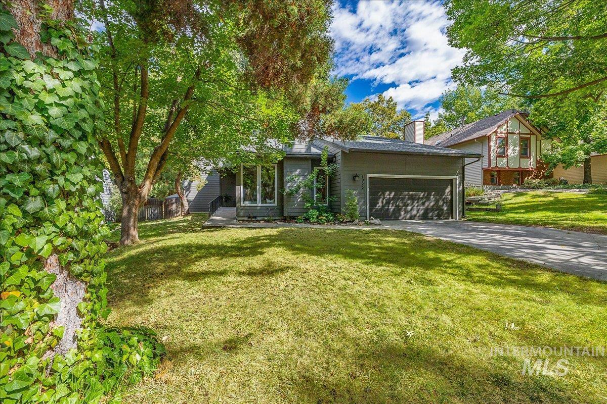 1922 E Mortimer Drive