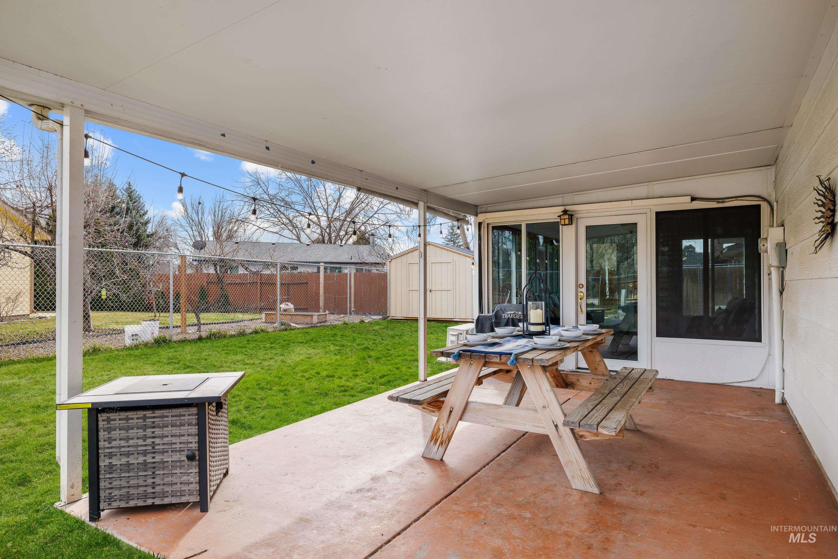 5912 N Garrett Street