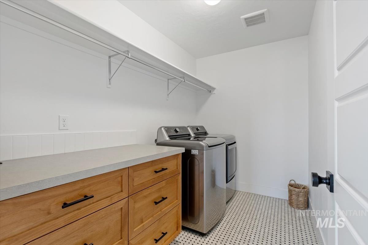 5339 W Daphne Dr