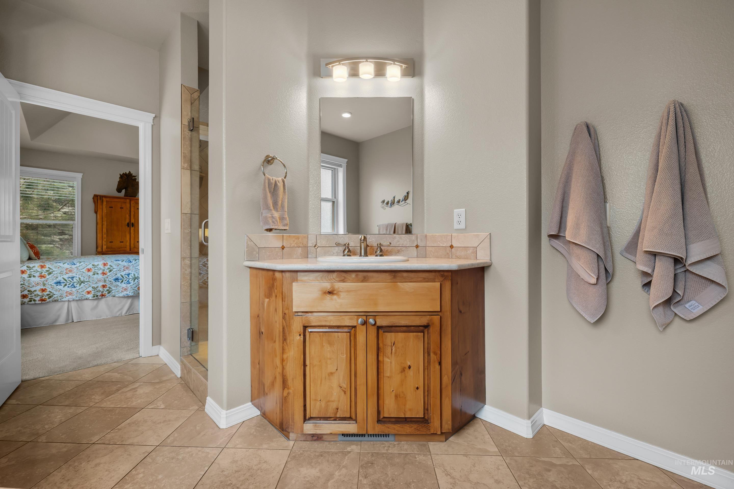 5947 N Duxbury Pier Place