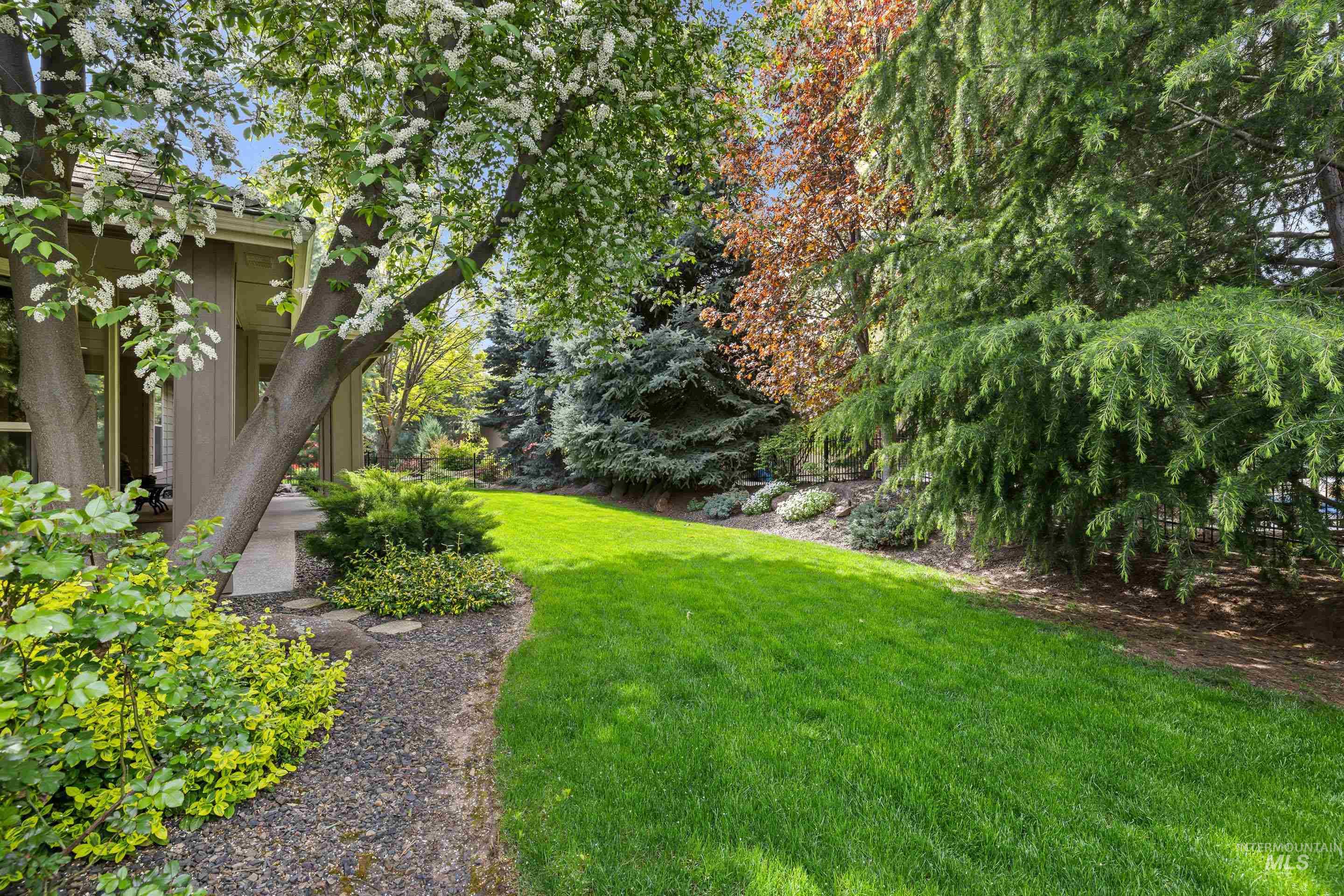 5947 N Duxbury Pier Place