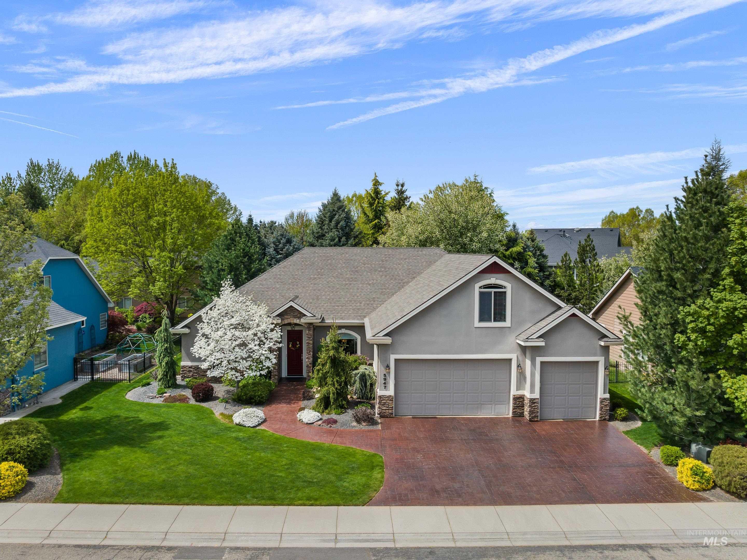 5947 N Duxbury Pier Place