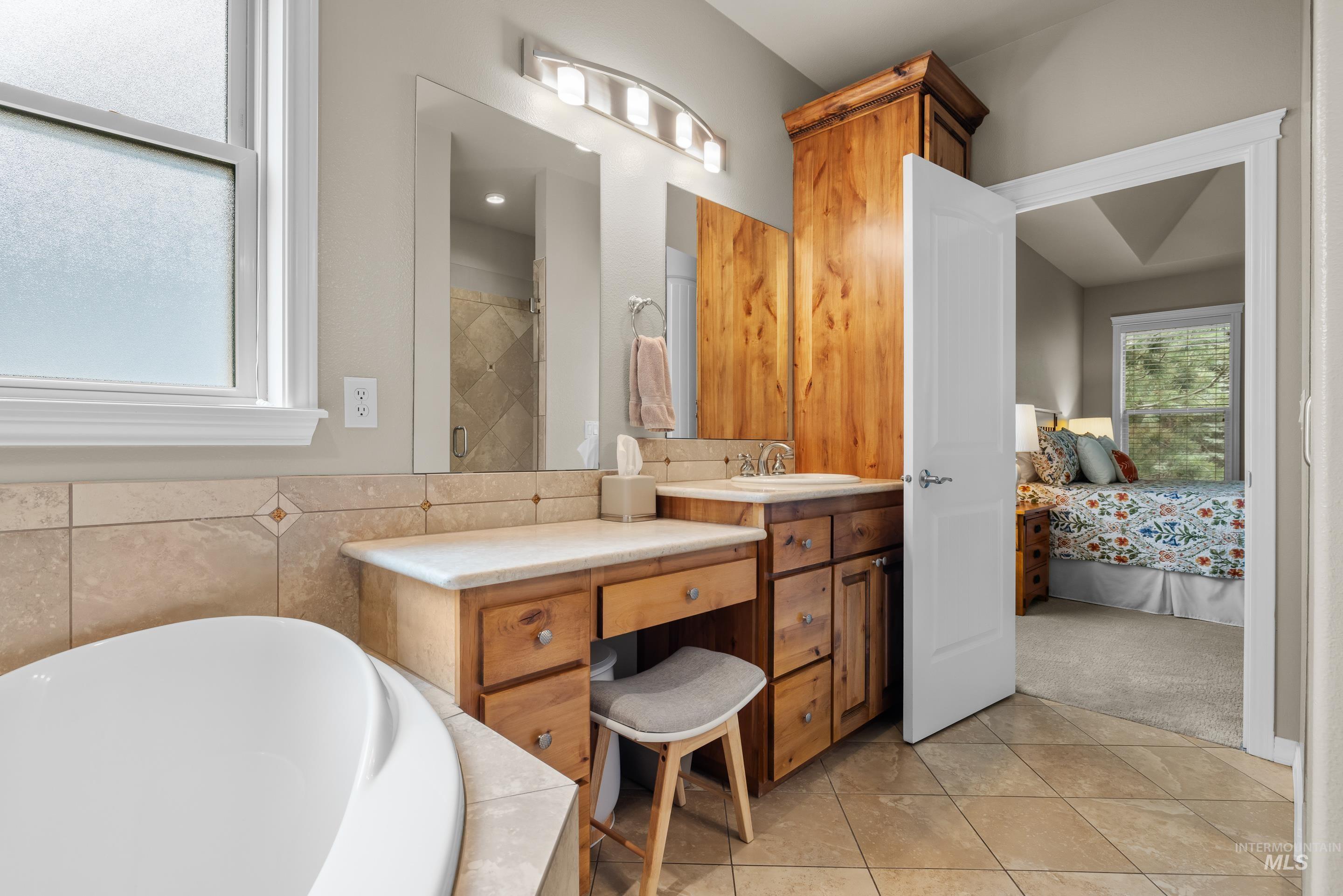 5947 N Duxbury Pier Place