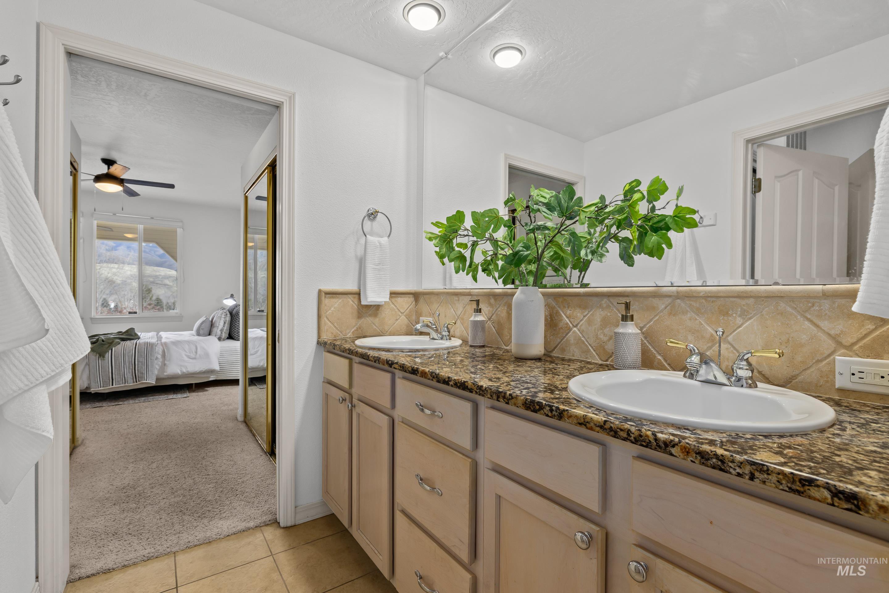5116 S Surprise Way Unit: 103