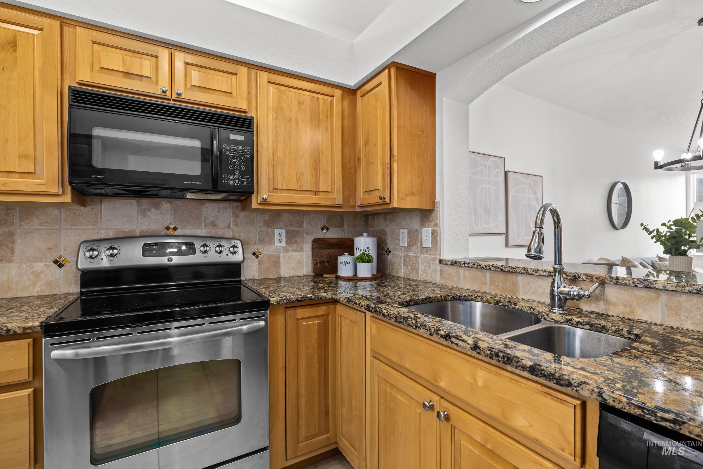 5116 S Surprise Way Unit: 103