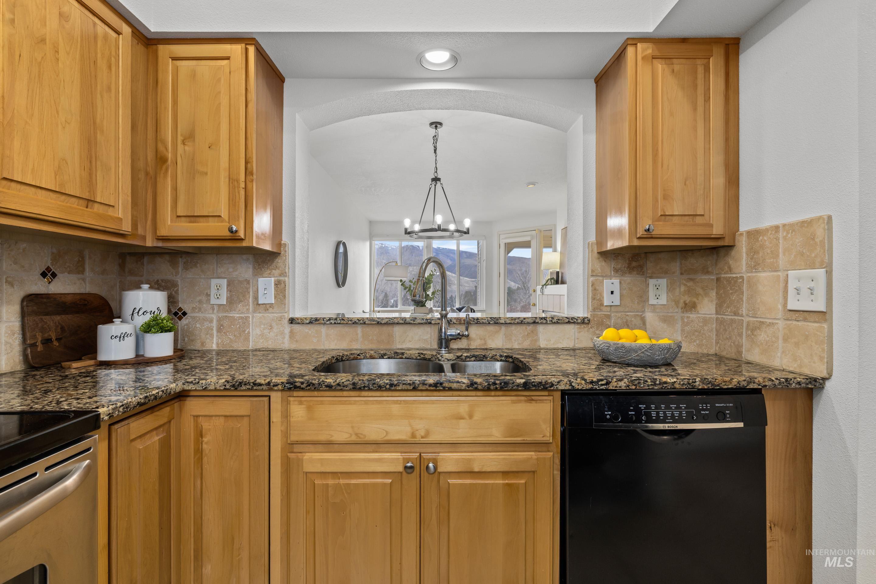 5116 S Surprise Way Unit: 103
