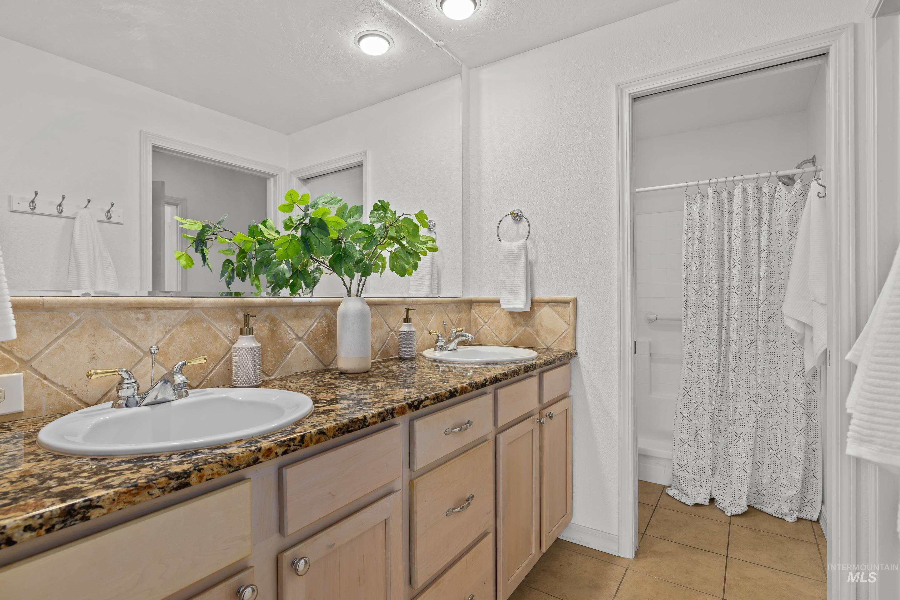 5116 S Surprise Way Unit: 103