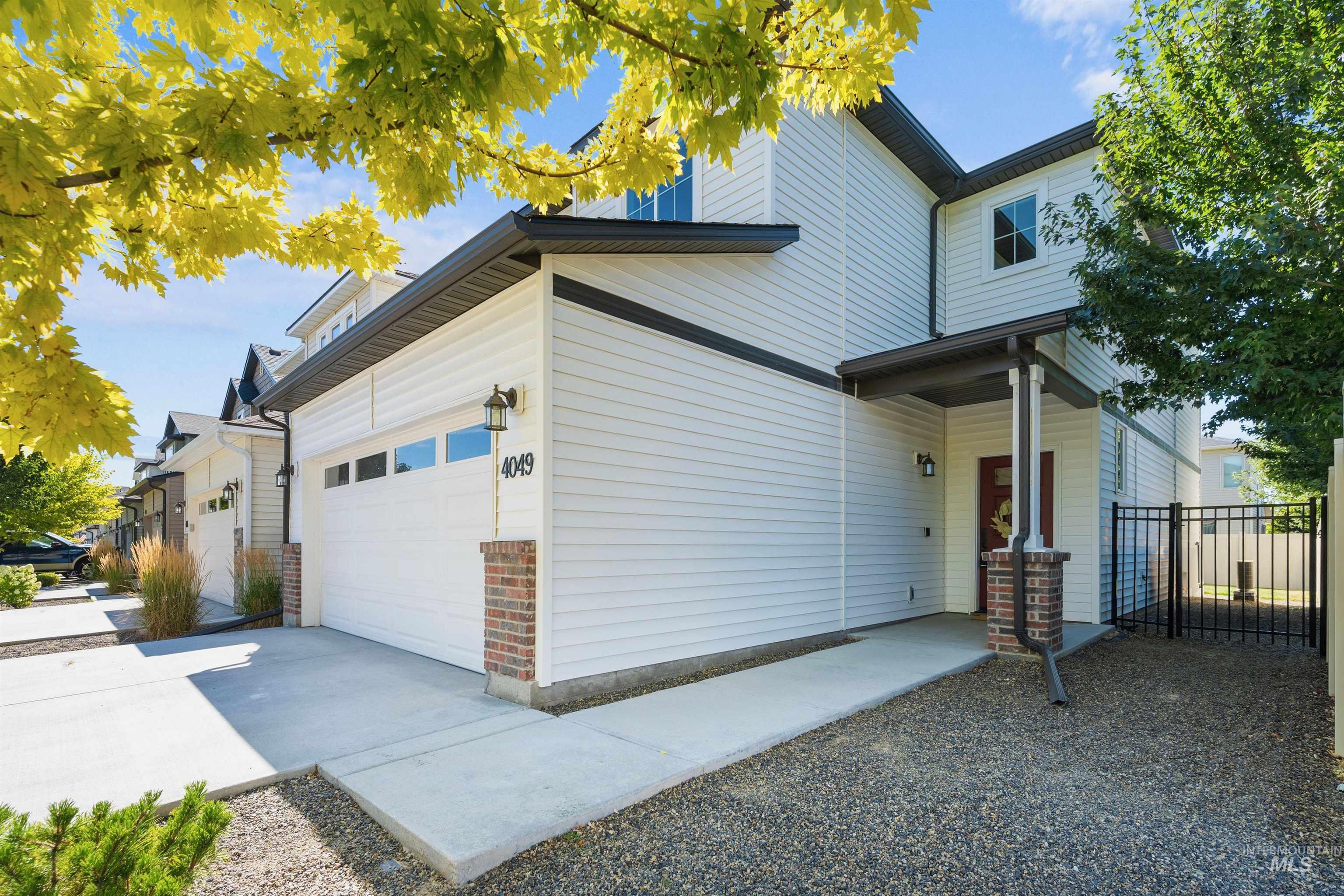 4049 E Esperanto Street