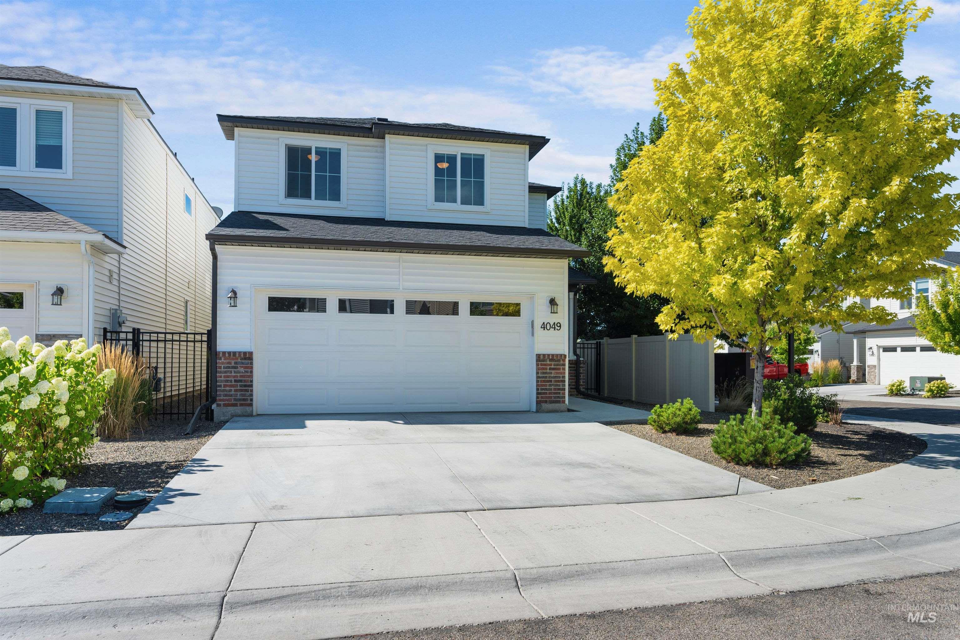 4049 E Esperanto Street