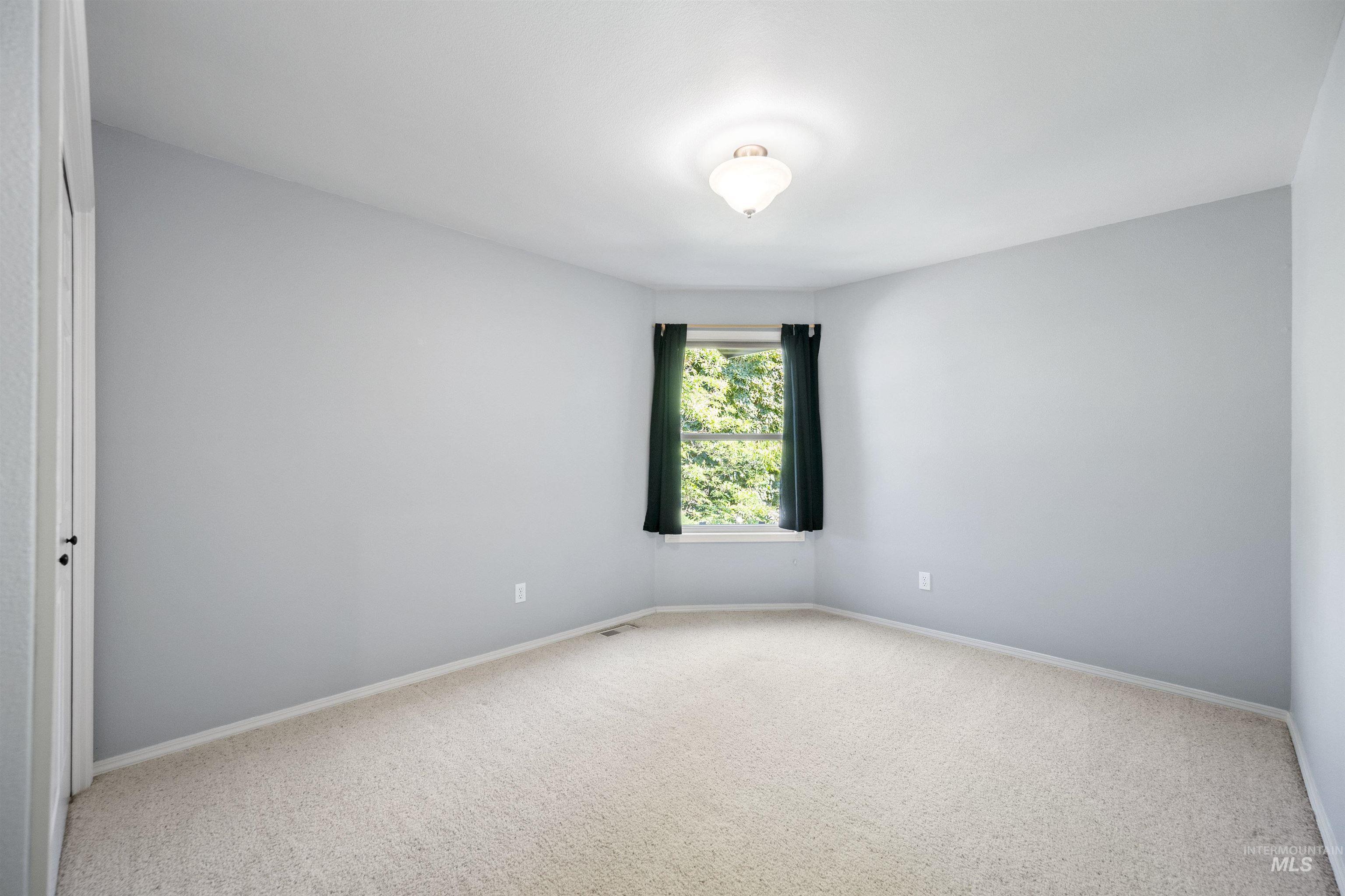 5025 N Contour Way