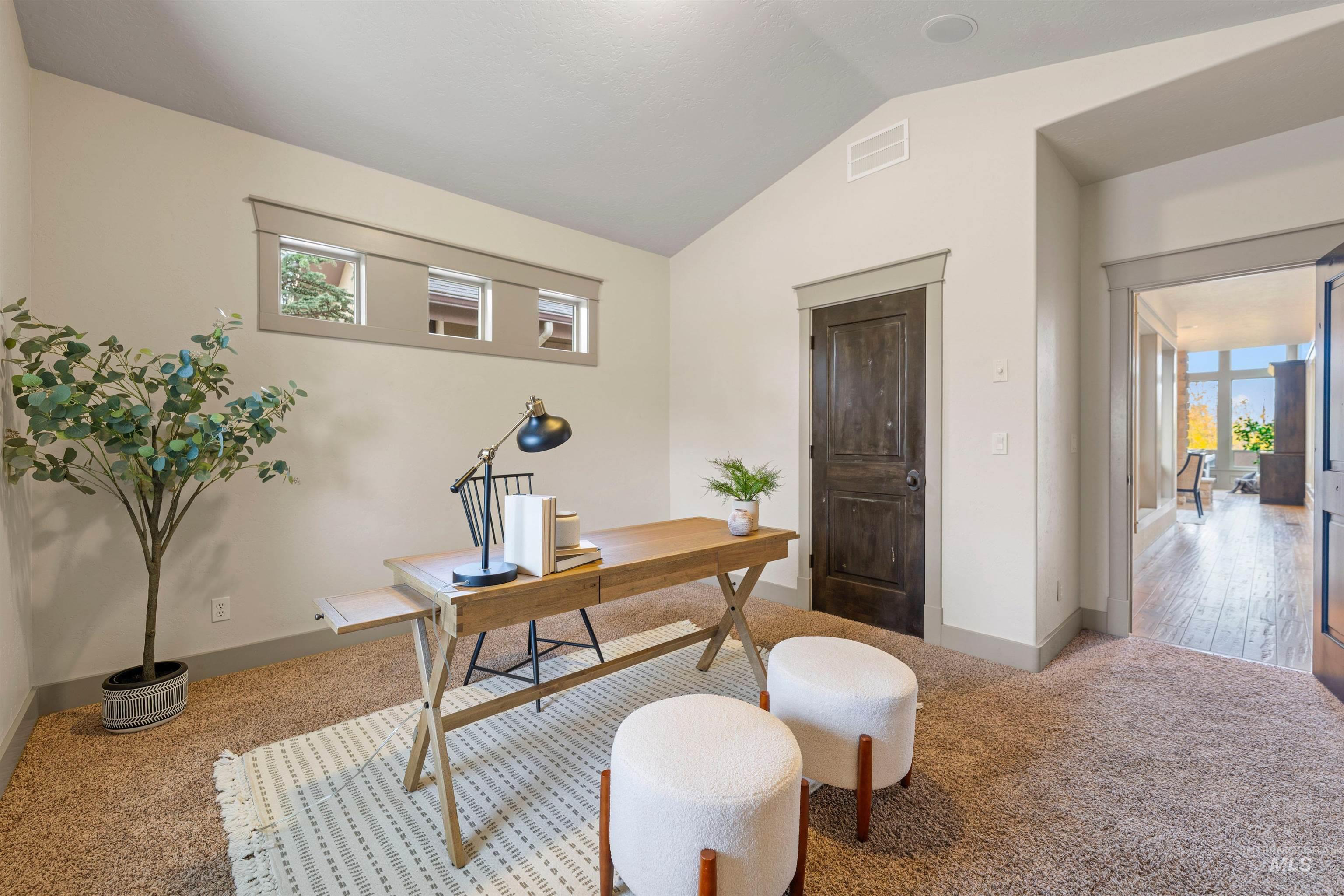 1008 E Insignia Drive