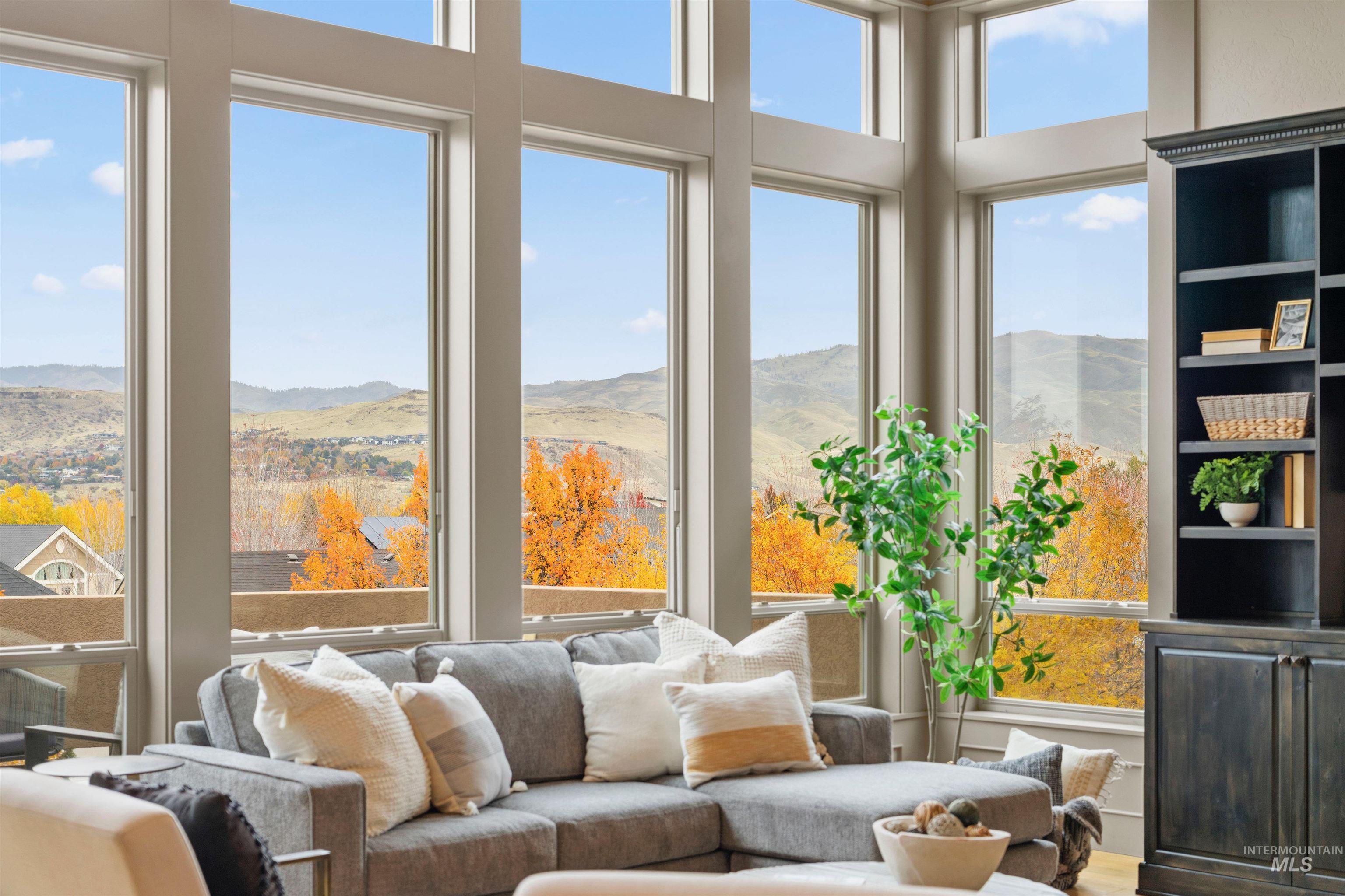 1008 E Insignia Drive