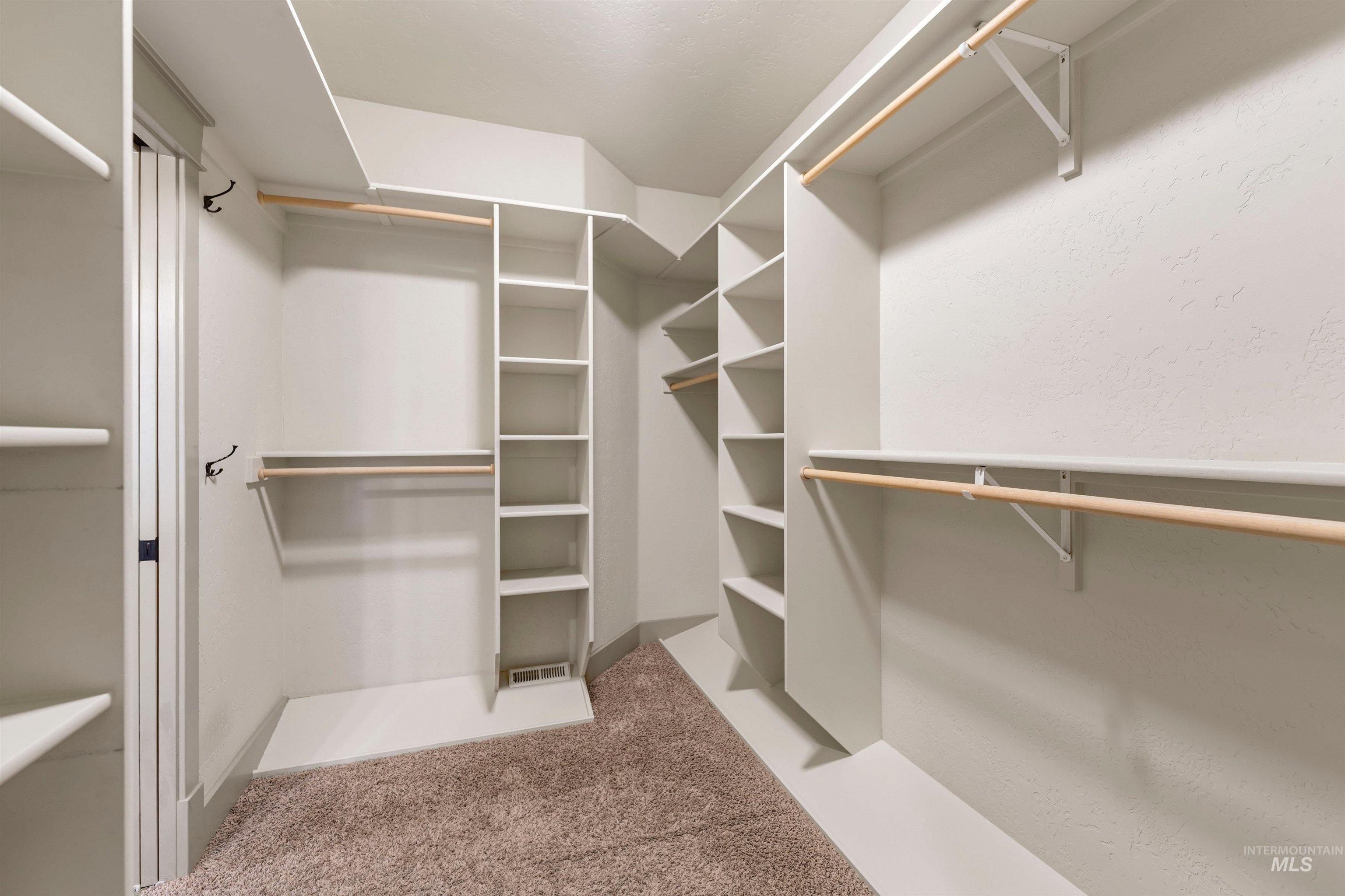 1008 E Insignia Drive