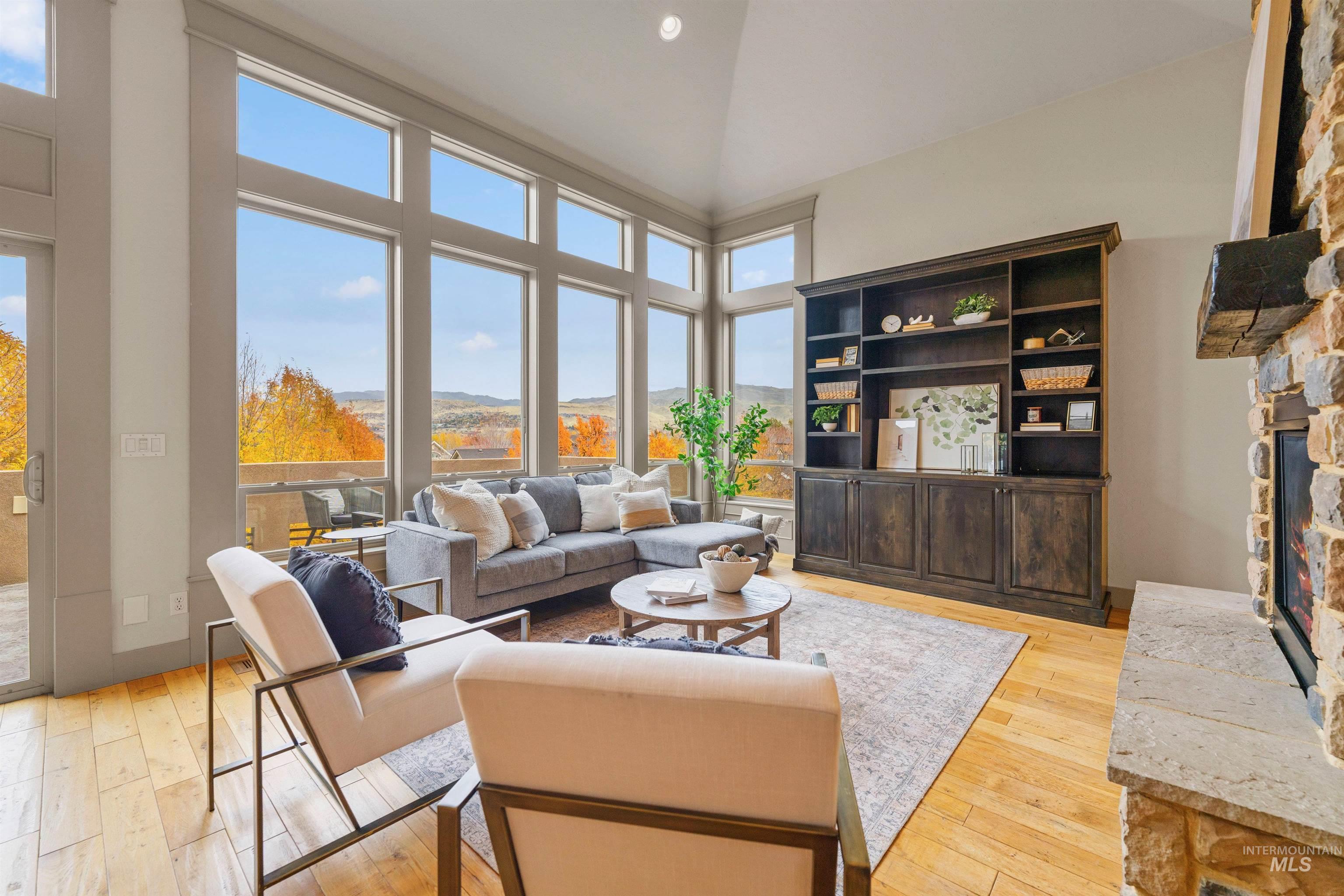 1008 E Insignia Drive