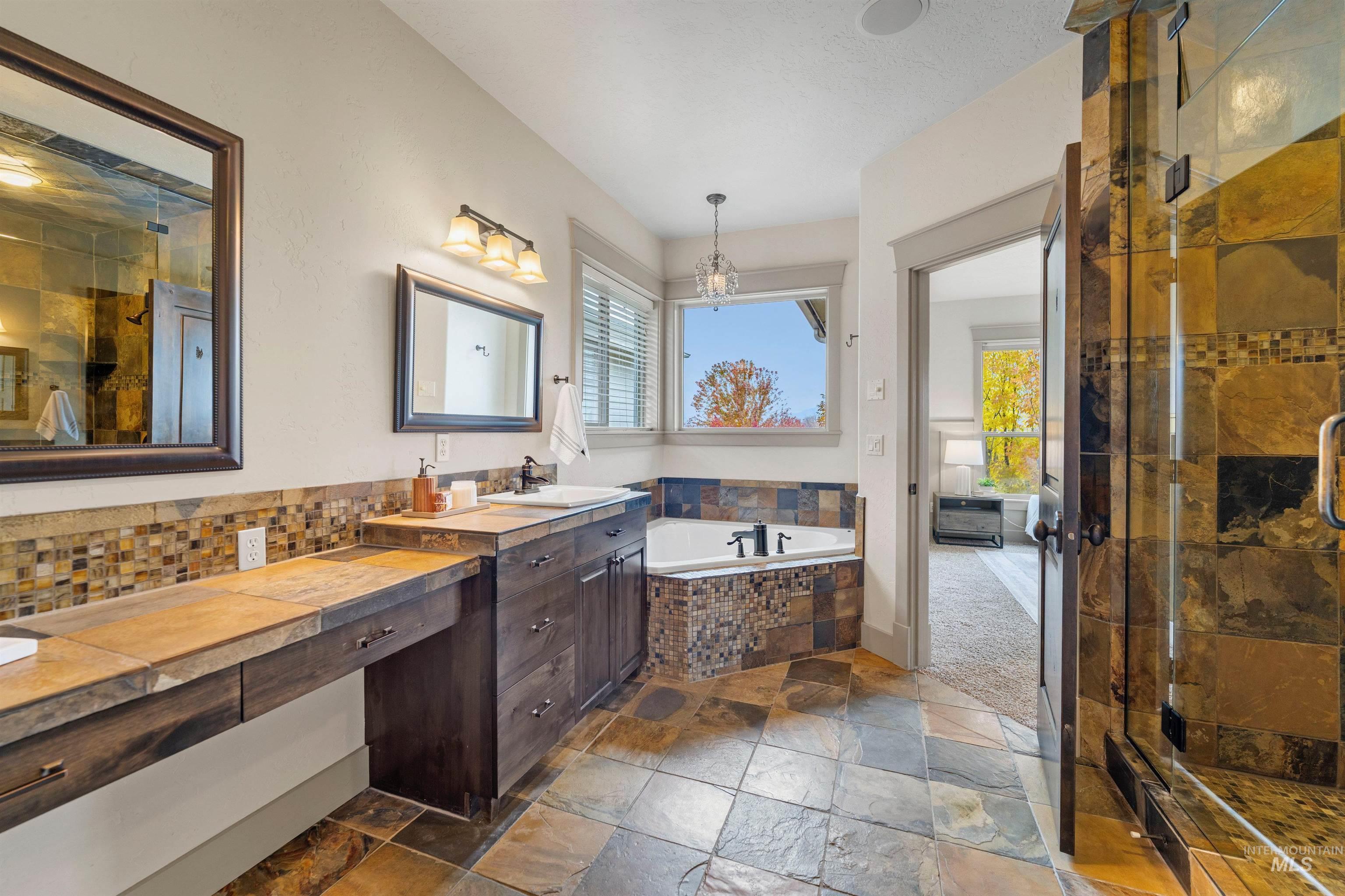 1008 E Insignia Drive