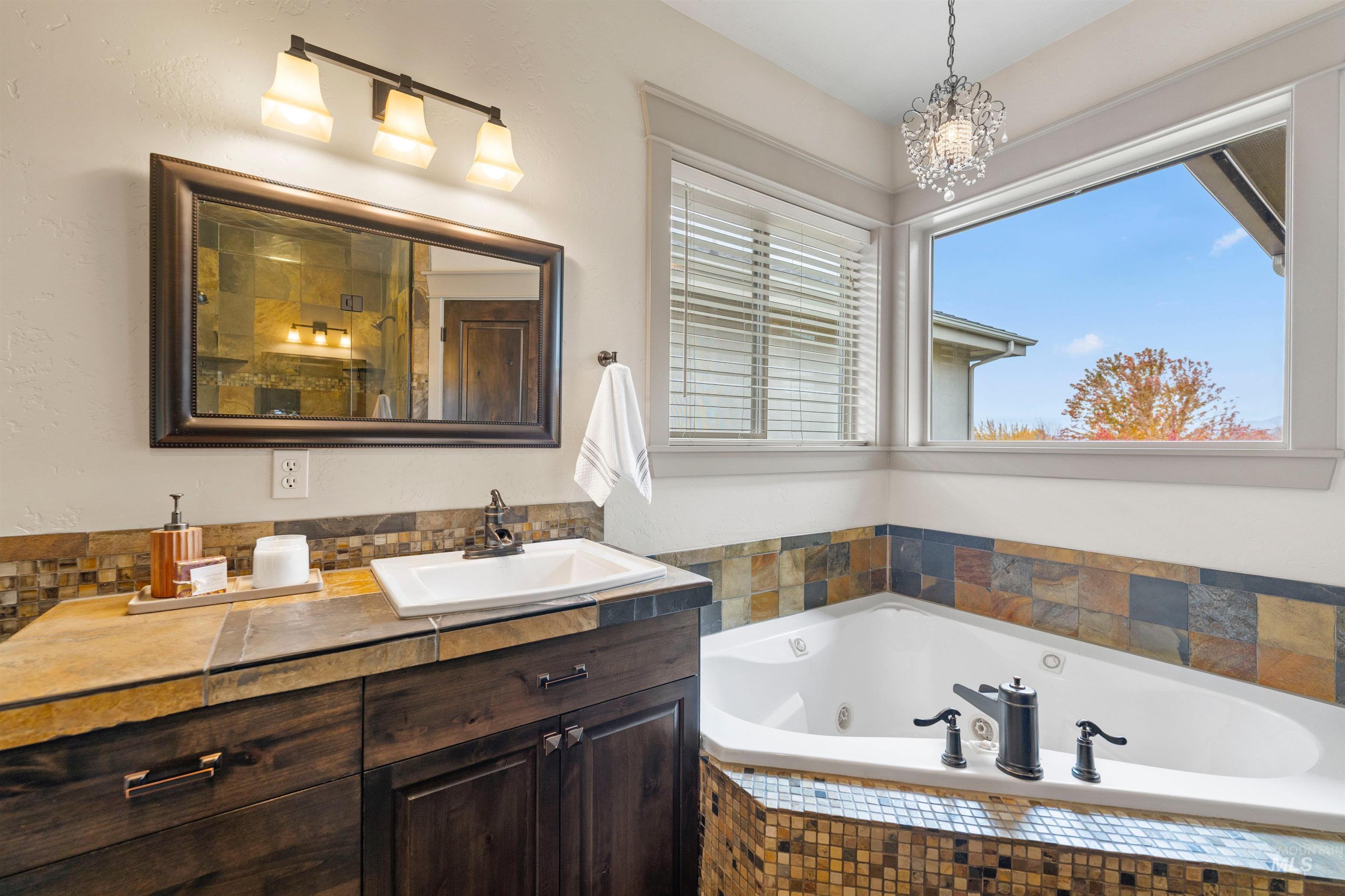 1008 E Insignia Drive