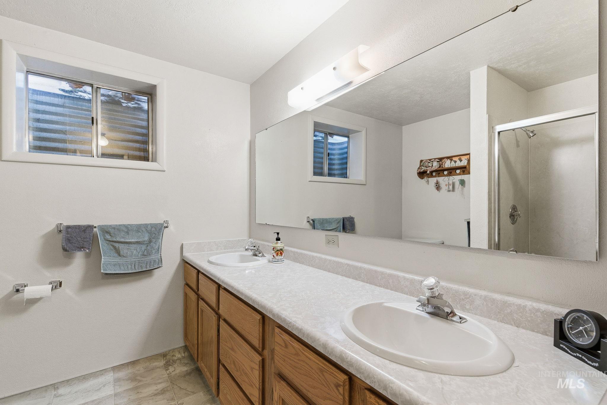 5621 W Centerbrook Dr